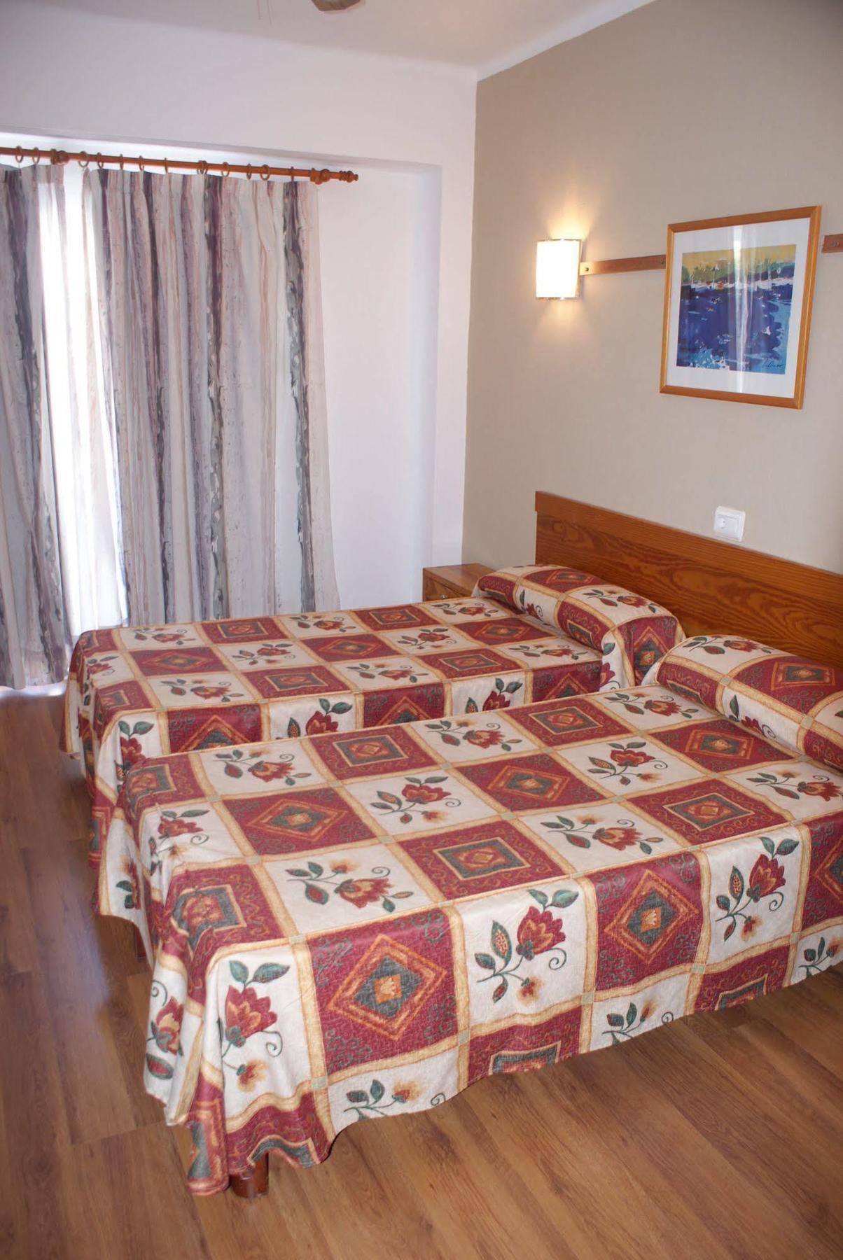 Elegance Playa Arenal III Hostel El Arenal  Bagian luar foto