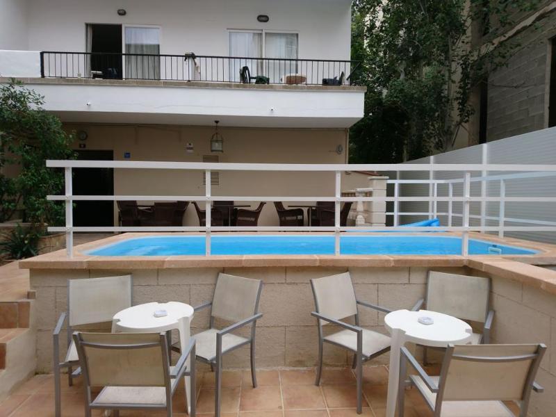 Elegance Playa Arenal III Hostel El Arenal  Bagian luar foto